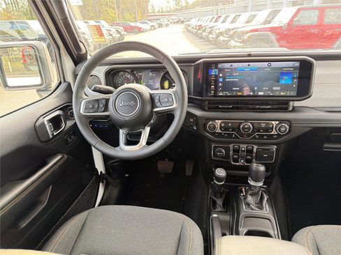 Used 2025 Jeep Wrangler Sahara w/ Safety Group image 23