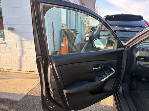 Used 2020 Nissan Sentra SR w/ Premium Package FWD image 15