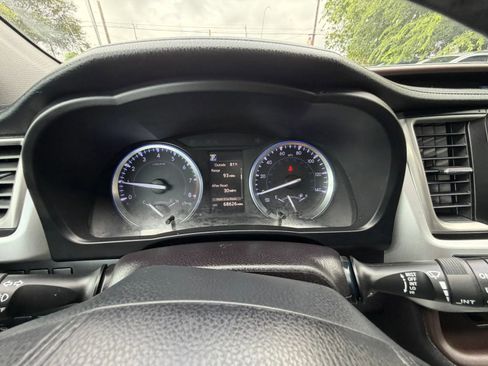 Used 2018 Toyota Highlander XLE FWD image 26