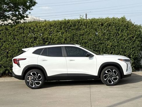 New 2026 Chevrolet Trax RS FWD image 3