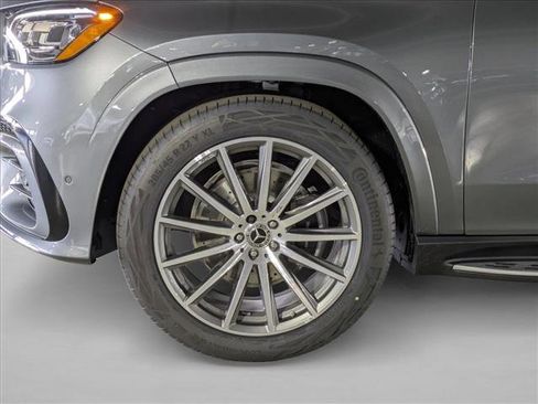 New 2026 Mercedes-Benz GLS 580 4MATIC image 10