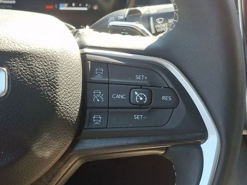 Used 2023 Jeep Grand Cherokee L Limited AWD/4WD image 22