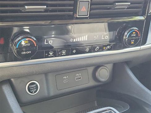 Certified 2022 Nissan Rogue SV image 29