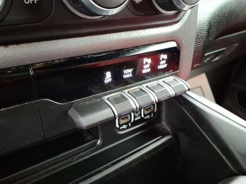 Used 2021 RAM 1500 Big Horn image 14