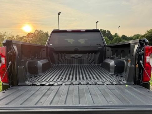Used 2023 Chevrolet Silverado 1500 LT AWD/4WD image 27