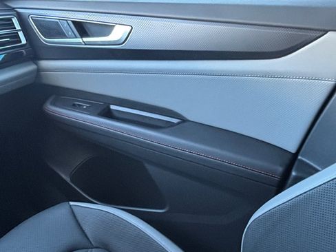 Used 2025 Volkswagen Atlas Peak Edition SE image 30