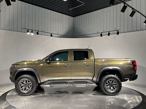 Used 2025 Chevrolet Colorado ZR2 w/ Technology Package image 17