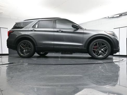 New 2026 Ford Explorer ST w/ Sun And Sound Package image 31