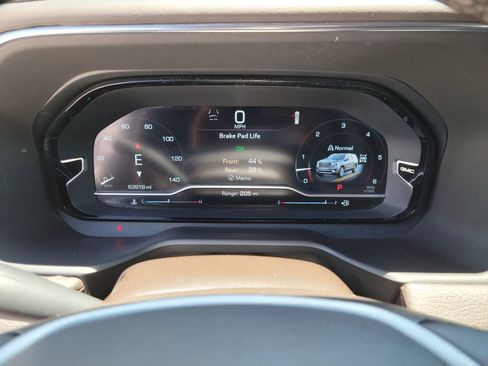 Used 2023 GMC Yukon Denali AWD/4WD image 26