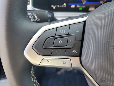 New 2026 Volkswagen Taos SE FWD image 20