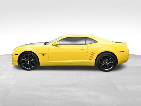 Used 2010 Chevrolet Camaro SS w/ RS Package RWD image 2