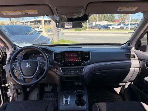 Used 2023 Honda Ridgeline Sport image 18