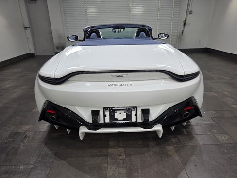 Used 2021 Aston Martin V8 Vantage Roadster image 23