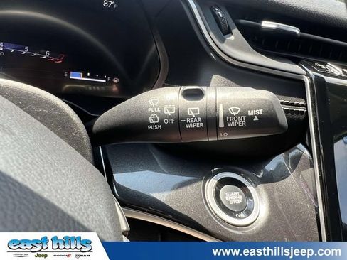 Used 2023 Jeep Grand Cherokee Laredo w/ Luxury Tech Group I AWD/4WD image 27