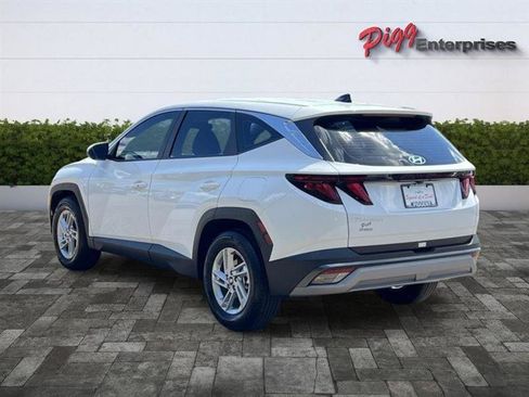Used 2026 Hyundai Tucson SE FWD image 2