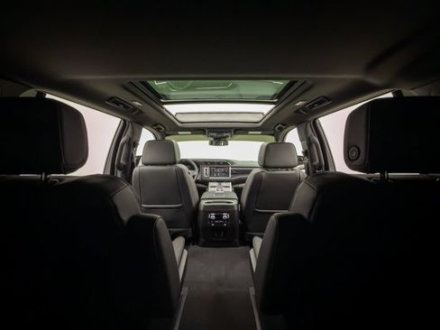 Used 2024 GMC Yukon Denali AWD/4WD image 14