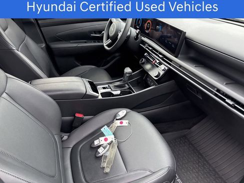 Certified 2025 Hyundai Santa Cruz SEL image 12