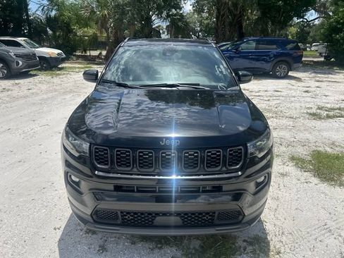Used 2026 Jeep Compass Latitude AWD/4WD image 8