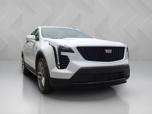 Certified 2023 Cadillac XT4 Sport w/ Cold Weather Package AWD/4WD image 6