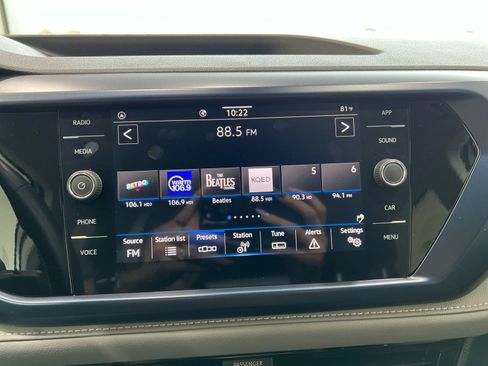 Used 2024 Volkswagen Taos SE FWD image 17