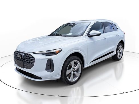 New 2025 Audi Q5 Premium Plus image 2