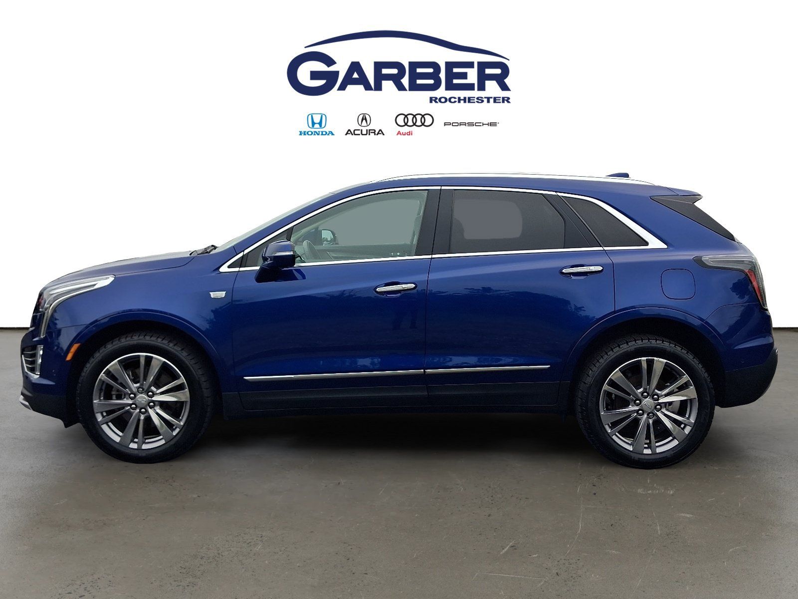 Used 2023 Cadillac XT5 Premium Luxury w/ Technology Package AWD/4WD image 2