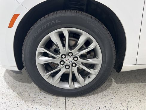 Used 2024 Buick Enclave Avenir w/ Avenir Technology Package image 29