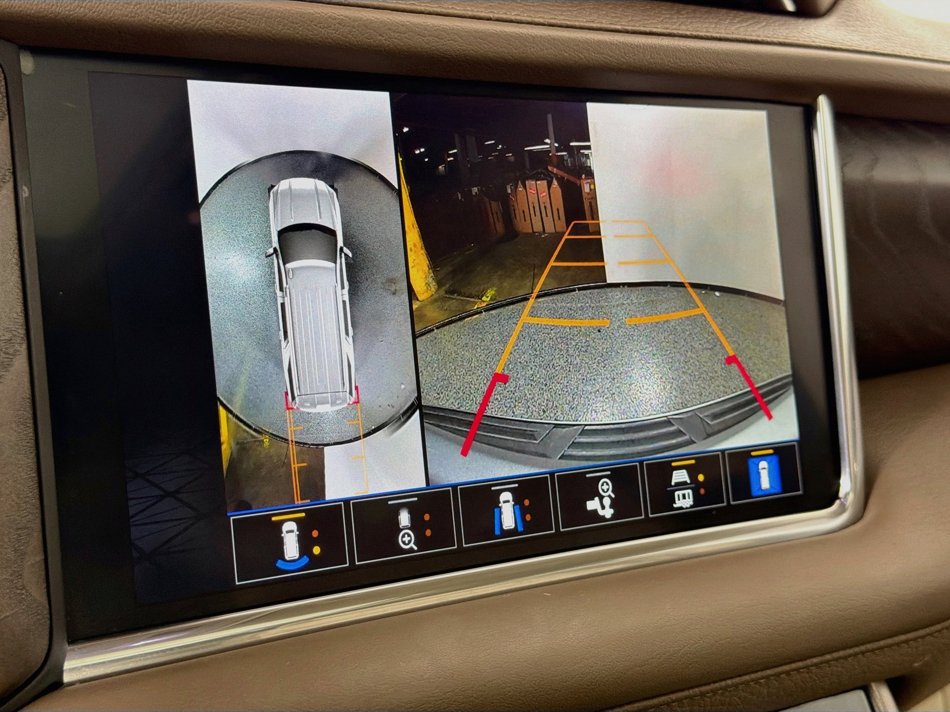 Used 2024 GMC Yukon Denali RWD image 15