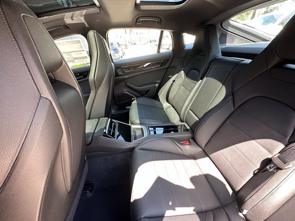 Used 2026 Porsche Panamera RWD image 35