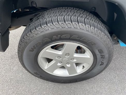 Used 2017 Jeep Wrangler Unlimited Sport w/ Quick Order Package 23S image 9