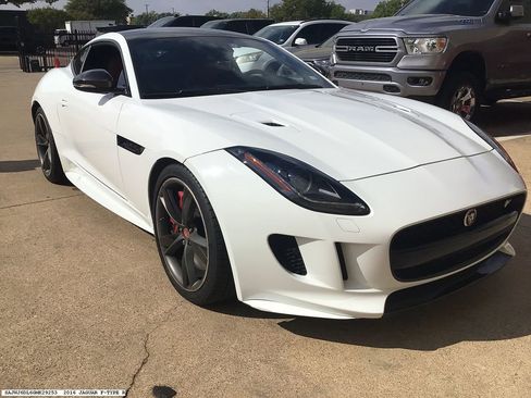 Used 2016 Jaguar F-TYPE R image 4