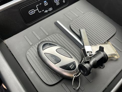 Used 2025 Hyundai Santa Fe SEL image 21