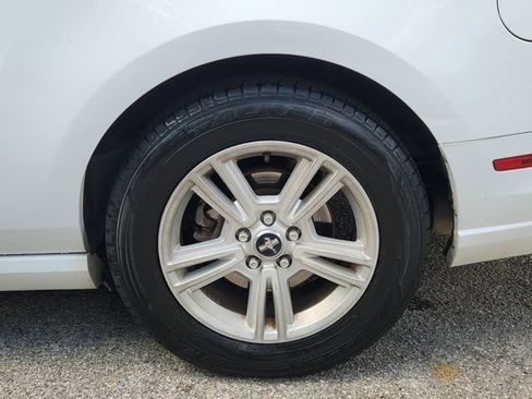 Used 2014 Ford Mustang Coupe image 28