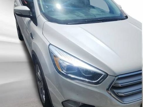 Used 2017 Ford Escape Titanium w/ Equipment Group 301A AWD/4WD image 2