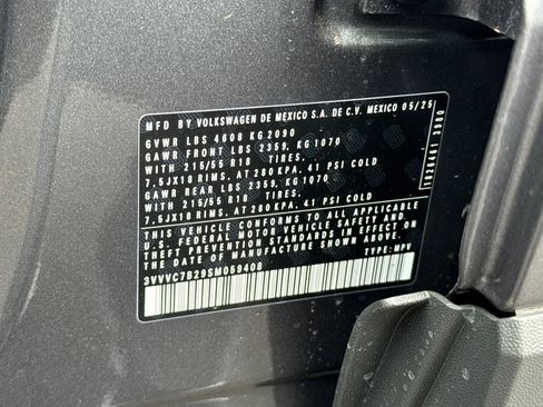 New 2025 Volkswagen Taos SE image 27