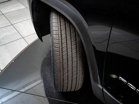 Used 2021 GMC Acadia SLT w/ Preferred Package image 52