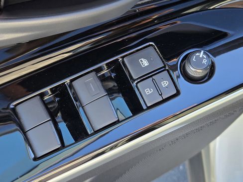 Used 2024 Toyota bZ4X XLE w/ Weather Package image 17