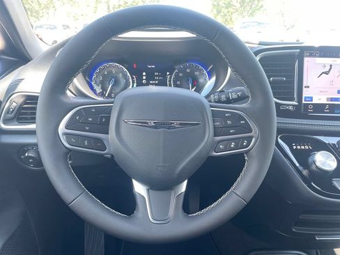 New 2026 Chrysler Pacifica Select FWD image 12