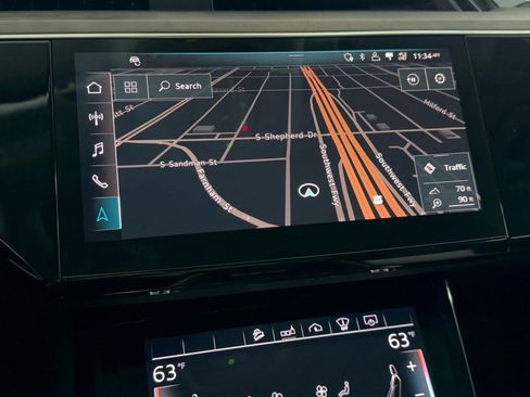 Used 2019 Audi e-tron Prestige w/ Prestige Package AWD/4WD image 23