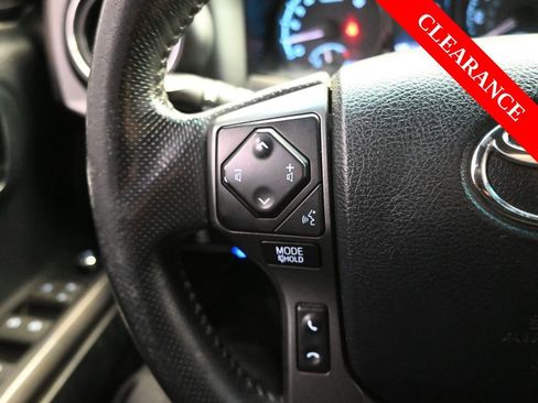 Used 2016 Toyota Tacoma TRD Sport image 20