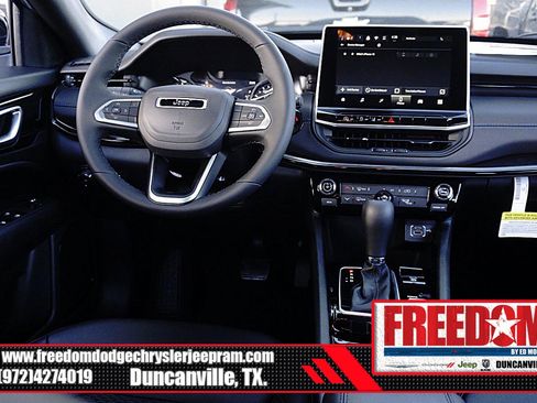 New 2026 Jeep Compass Latitude image 17