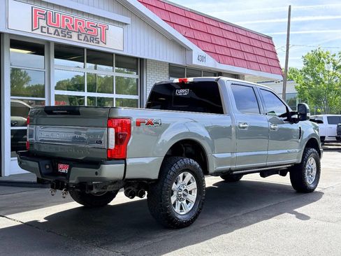 Used 2019 Ford F250 Platinum w/ Platinum Ultimate Package image 3