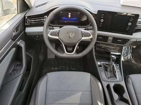 New 2026 Volkswagen Jetta SE FWD image 10