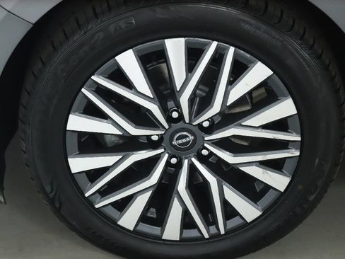 Used 2024 Nissan Altima 2.5 SV FWD image 37