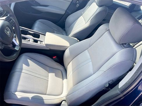 Used 2019 Honda Accord EX image 18