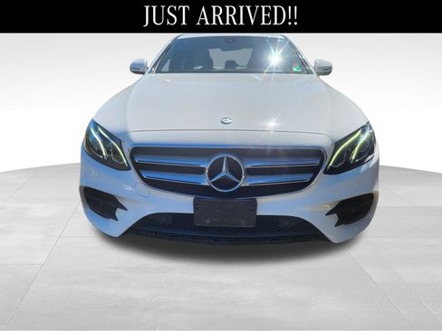 Used 2017 Mercedes-Benz E 300 4MATIC image 3