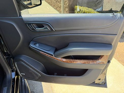 Used 2018 Chevrolet Tahoe Premier AWD/4WD image 33