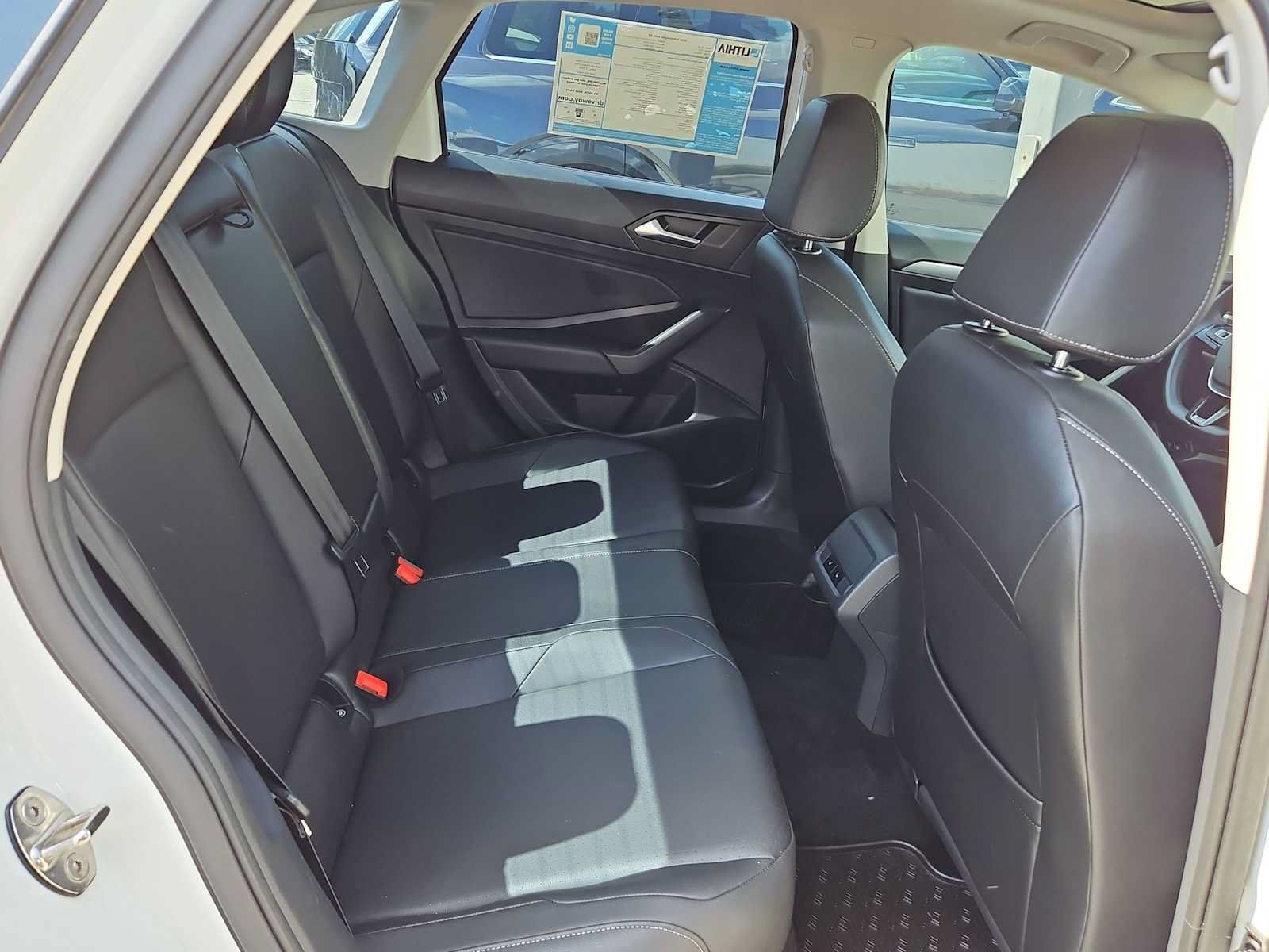 Used 2020 Volkswagen Jetta SE w/ SE Cold Weather Package FWD image 19