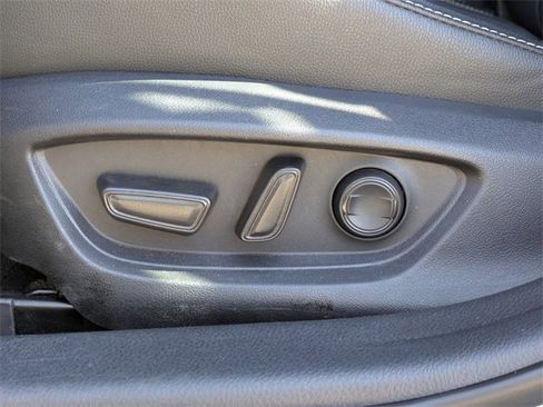 Used 2025 Toyota Camry SE image 20