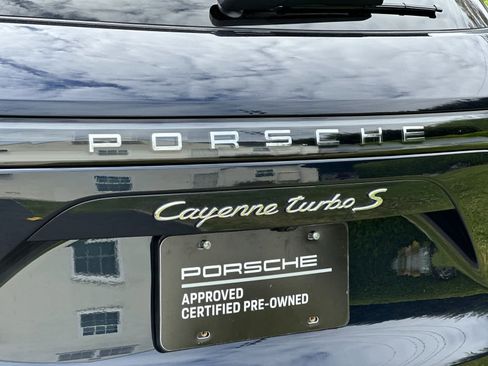 Certified 2022 Porsche Cayenne Turbo S AWD/4WD image 32